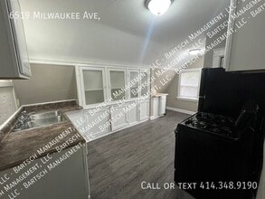 Building Photo - 6519 Milwaukee Ave