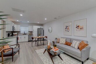 Building Photo - 6712 E Angus Dr