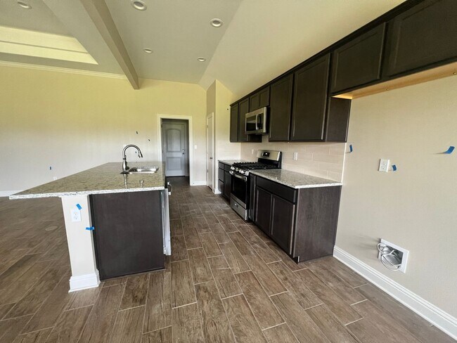 Foto del edificio - Brand new Construction in Legacy...