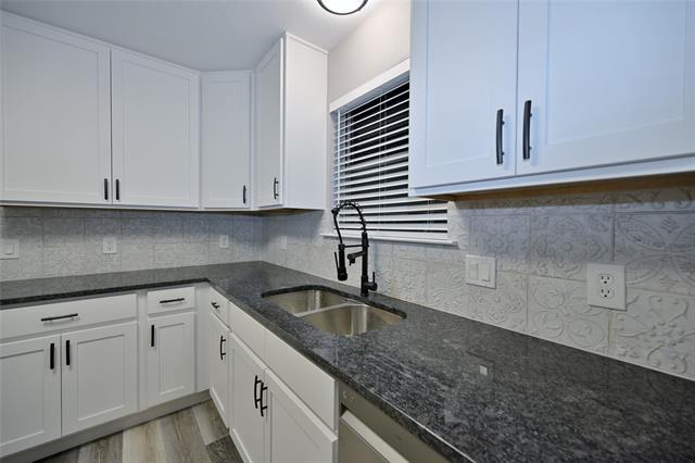 Foto del edificio - 4023 Ridgebrook Dr