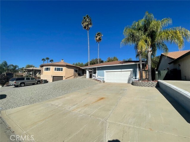 Building Photo - 23190 Canyon Lake Dr N