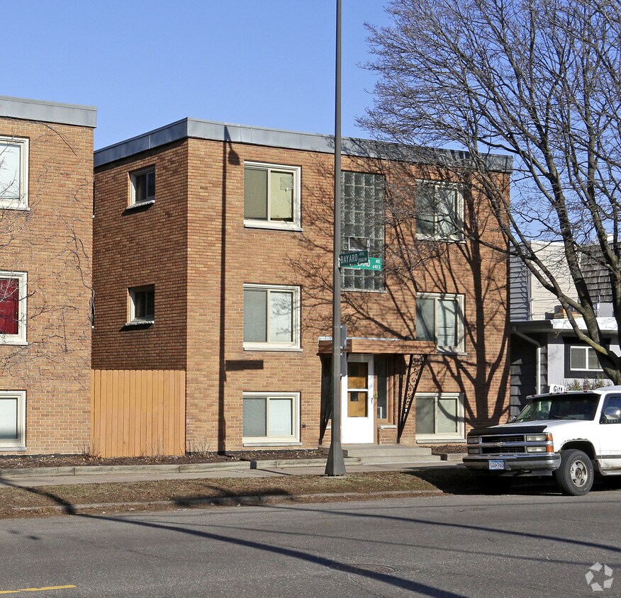Primary Photo - 643 Cleveland Ave S