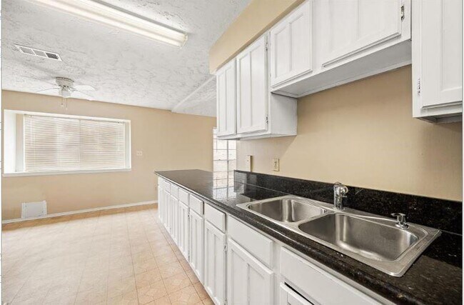 Foto del edificio - 13610 Pecan Oak Dr