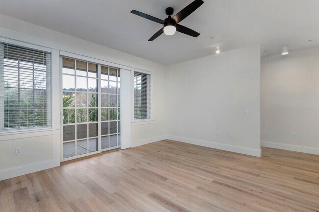 Building Photo - 4606 Chardonnay Ln NE