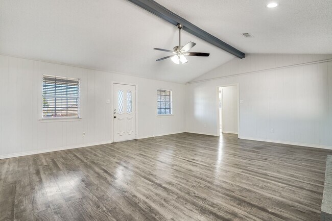 Foto del edificio - Gorgeous Garland Home For Rent!