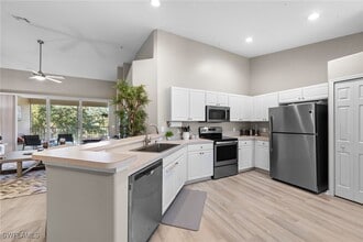 Building Photo - 10135 Colonial Country Club Blvd