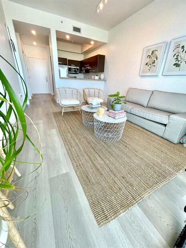 Foto del edificio - 2525 SW 3rd Ave