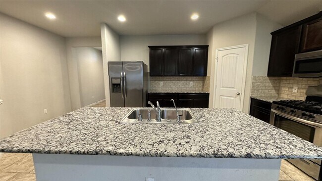 Foto del edificio - 29238 Dunns Creek Ct