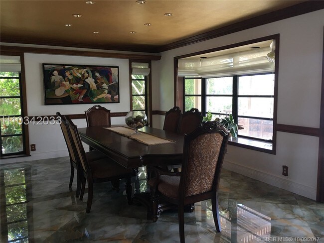 Foto del edificio - 2740 NE 47th St