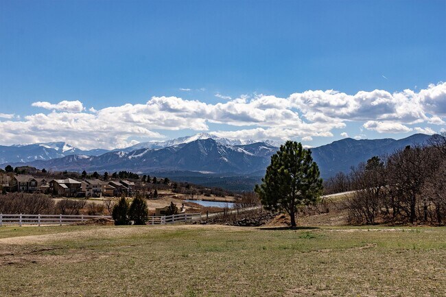 Building Photo - Secluded, 5 Bedroom Horse Property in Sun ...