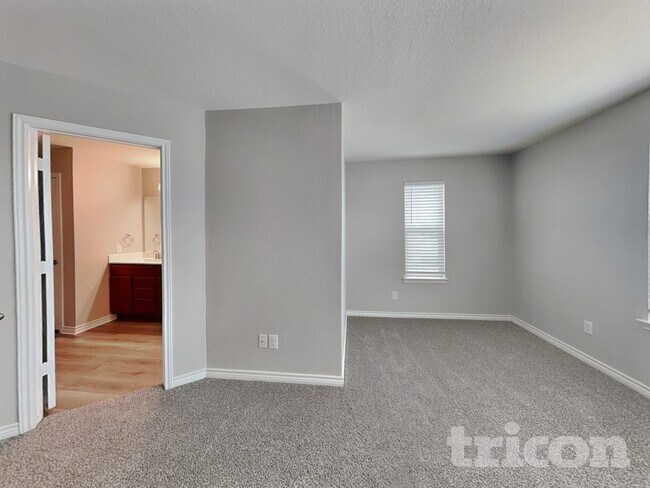 Foto del edificio - 2631 Green Leaf Way