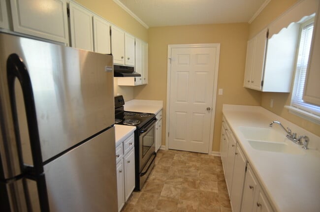 Building Photo - 1827 Covington Pl
