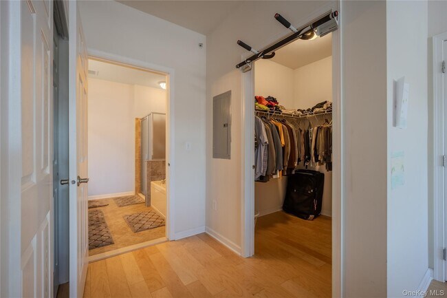 Foto del edificio - 2216 Bennington Dr