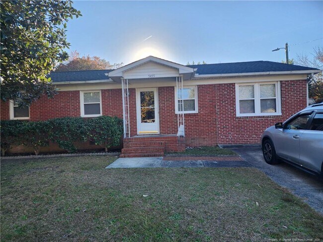 Foto del edificio - 5455 Dodge Ct