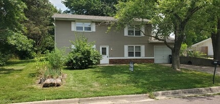 Building Photo - 2506 Andy Dr