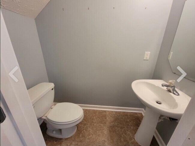 Building Photo - 8011 Logan Dr