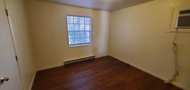 Building Photo - 319 Elm Street