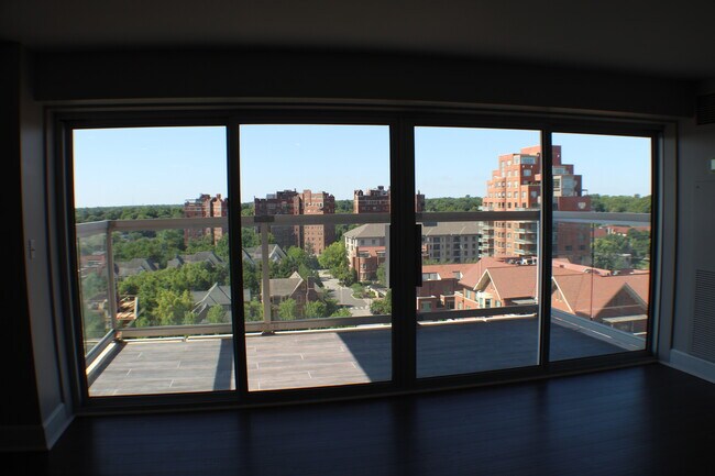 Building Photo - 221 W 48th St