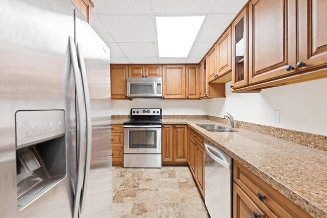Building Photo - 4505 S Ocean Blvd