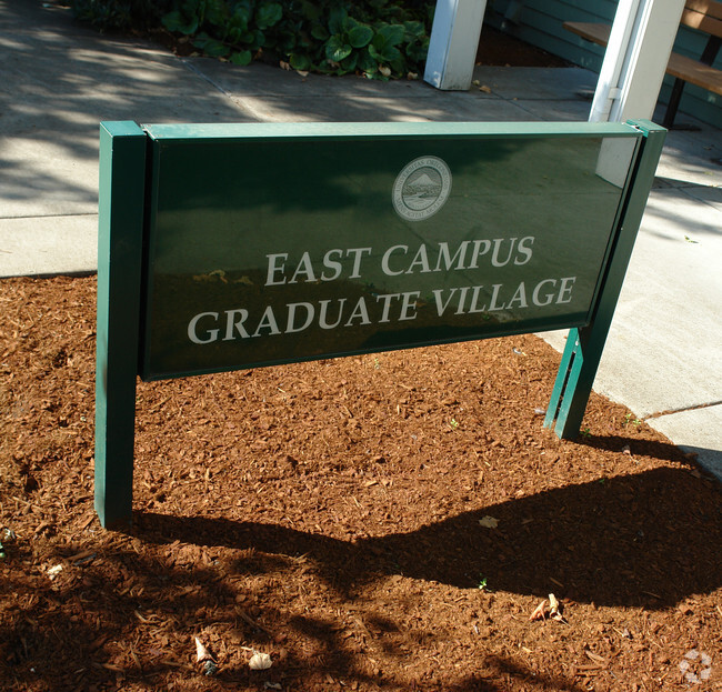 Foto del edificio - East Campus Graduate Village