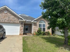Building Photo - 624 Lory Ln
