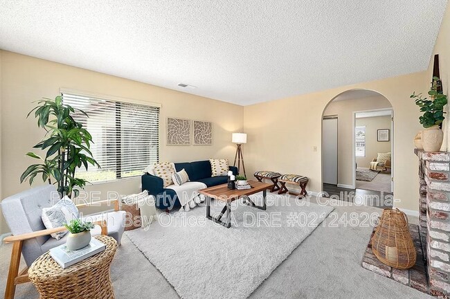 Building Photo - 360 Park Pl Dr