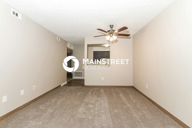 Foto del edificio - 3 Bedroom Pet-Friendly Home in Louisville, KY with Main Street Renewal