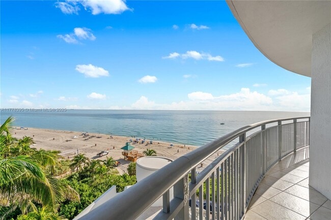 Building Photo - 17375 Collins Ave