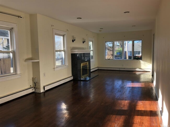 Building Photo - 175 S Brookside Ave