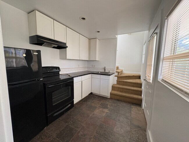 Foto del edificio - 1740 Whitefield Rd