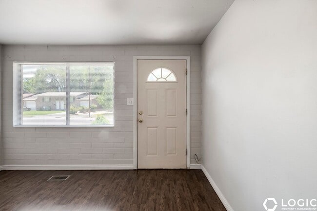 Building Photo - 39 S 860 E St