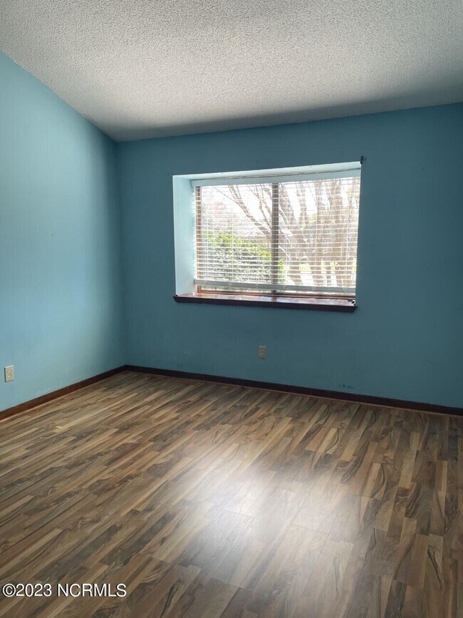 Foto del edificio - 215 St Luke Ct