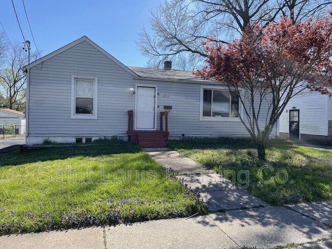 Building Photo - 2724 Pasteur Ave