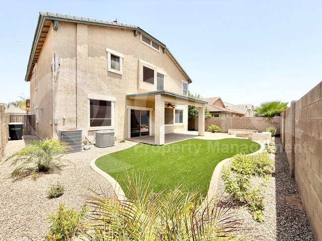 Foto del edificio - 16111 W Winslow Dr