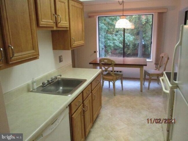 Building Photo - 15320 Pine Orchard Dr