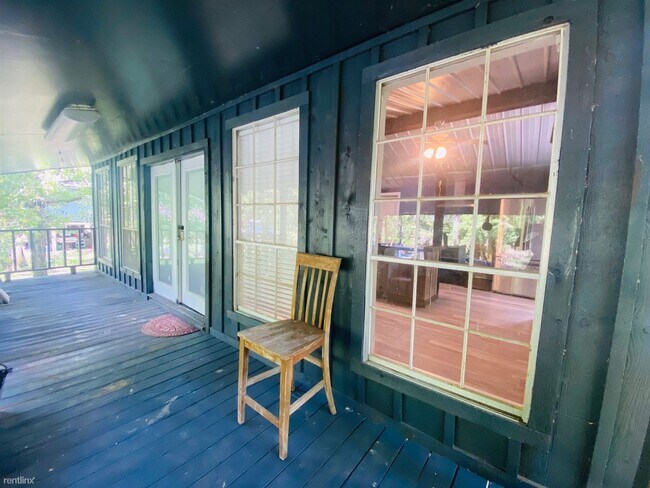 Building Photo - 2 br, 1.5 bath House - 18645 Bayside Dr