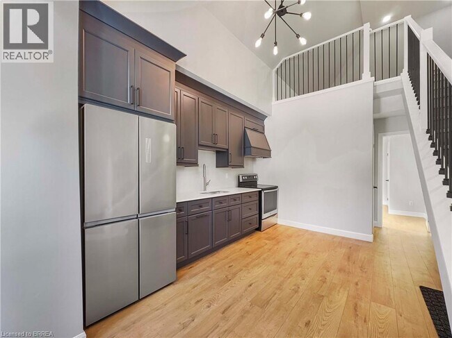 Building Photo - 45 Sydenham St