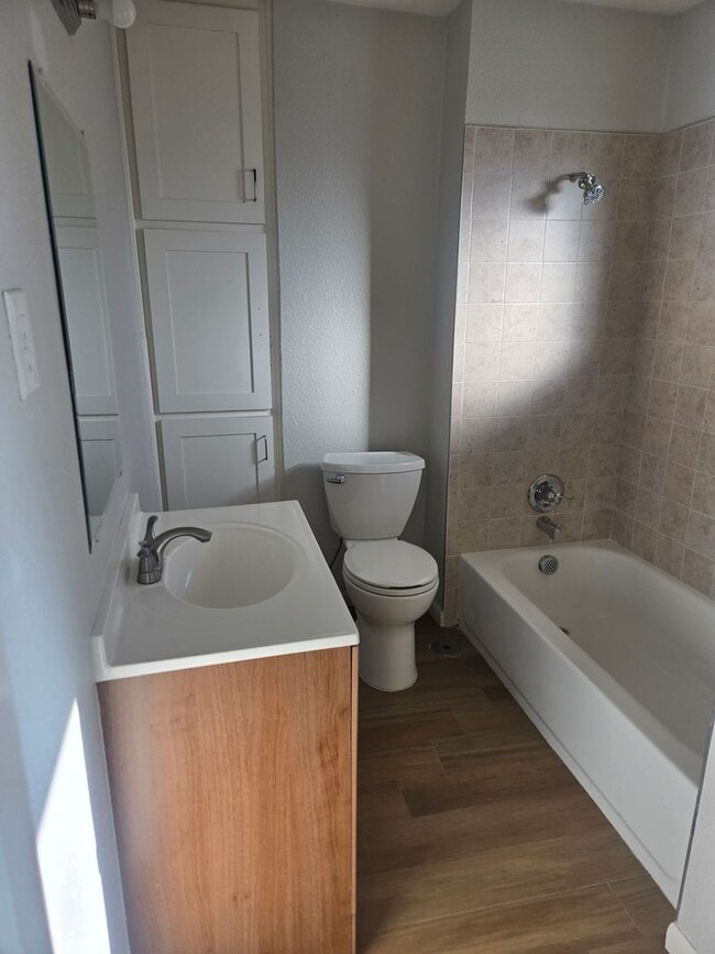 Foto del edificio - Location, Location Location!