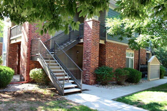 Foto del edificio - 2450 Windrow Dr