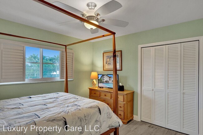 Building Photo - 2 br, 2 bath House - 698 NE Spanish River ...
