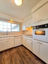 Building Photo - 3070 Walgrove Way