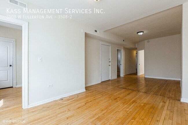 Building Photo - Virtual tours available huge logan square ...