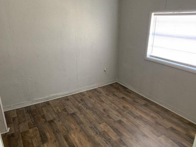 Building Photo - 1610 SE 62nd St