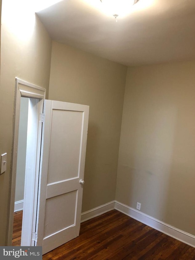 Primary Photo - 3011 Ellerslie Ave
