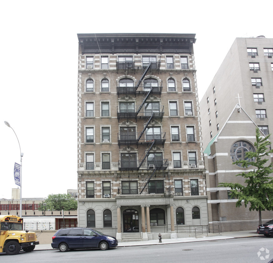 Foto del edificio - 133-135 W 104th St