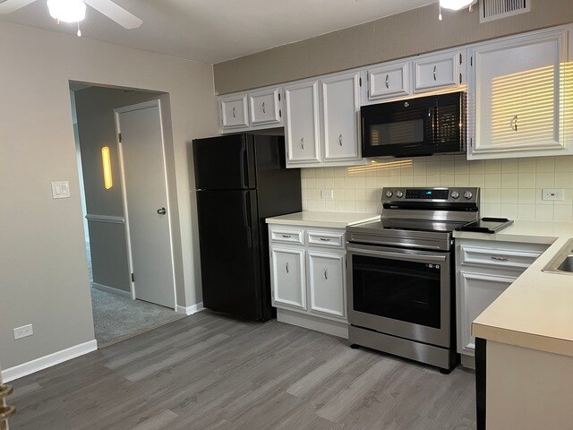 Foto del edificio - 9464 Bay Colony Dr