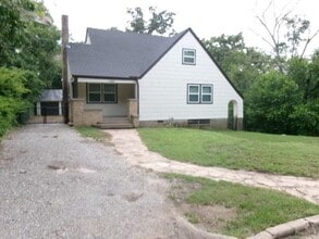Building Photo - 1408 W Main St