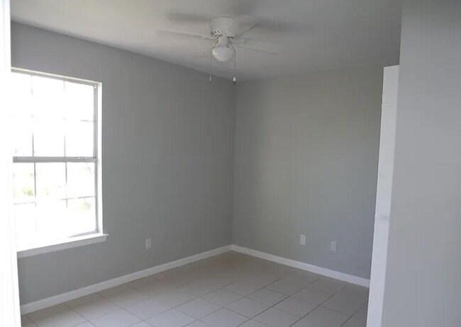 Foto del edificio - 2712 Oak Hammock Dr