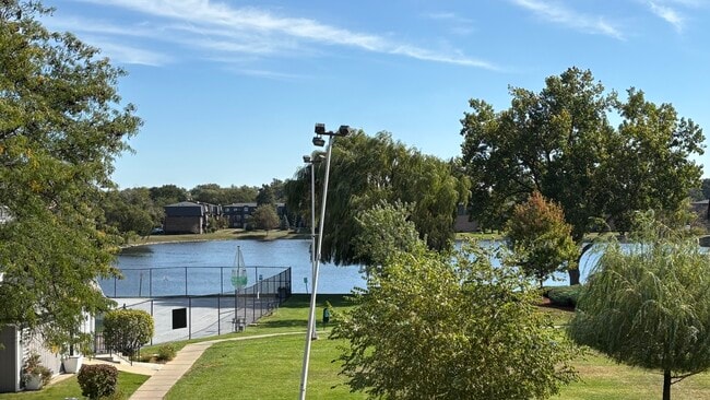 Building Photo - 9428 Bay Colony Dr