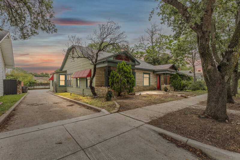 Foto principal - 4005 Lafayette Ave